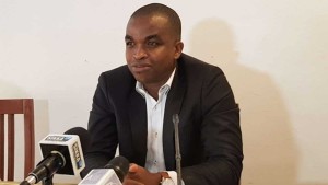 Me Renaud Agbodjo lors d'un point de presse