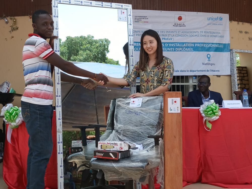 Projet PRECOV à Natitingou: 50 artisans reçoivent des kits d'installation professionnelle