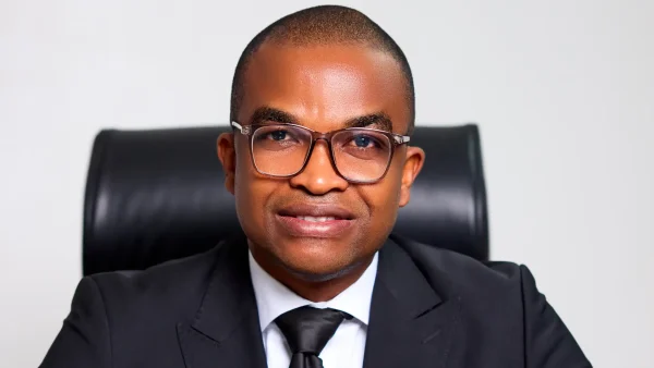 Me Renaud Agbodjo lors d'un point de presse