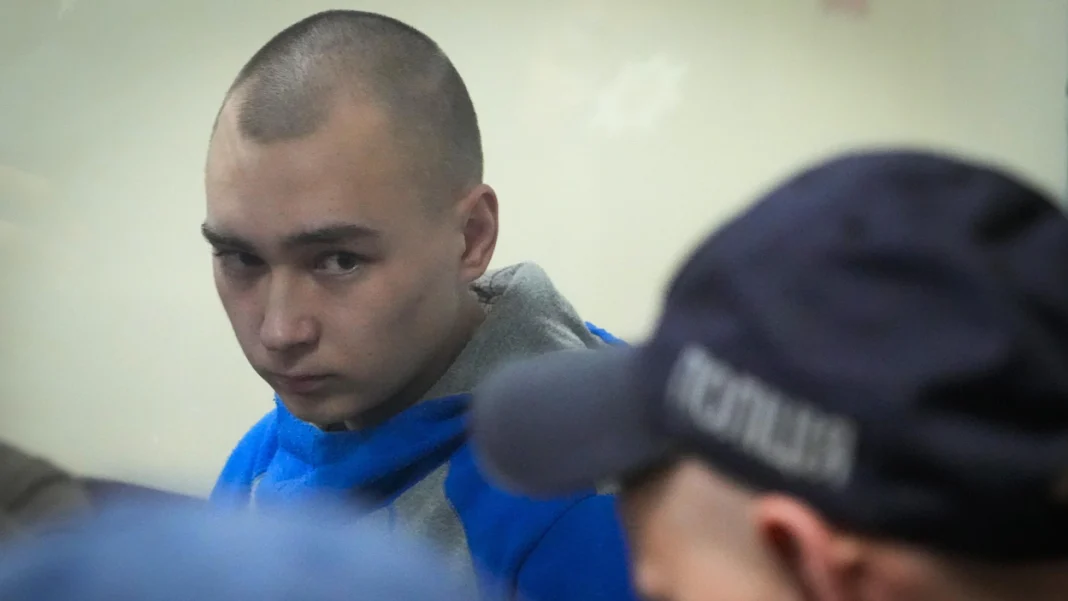 Vadim Chichimarine, lors de sa comparution devant un tribunal de Kiev, mercredi. PHOTO : LA PRESSE CANADIENNE / AP/EFREM LUKATSKY