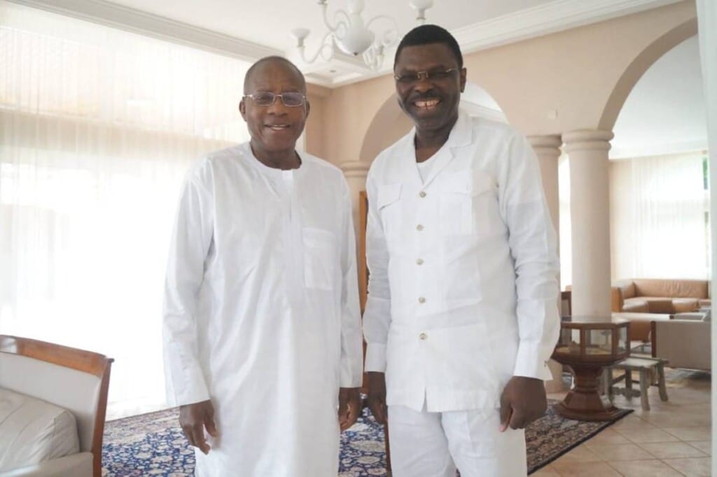 Joseph Djogbenou en visite chez Adrien Houngbédi (juin 2022)
