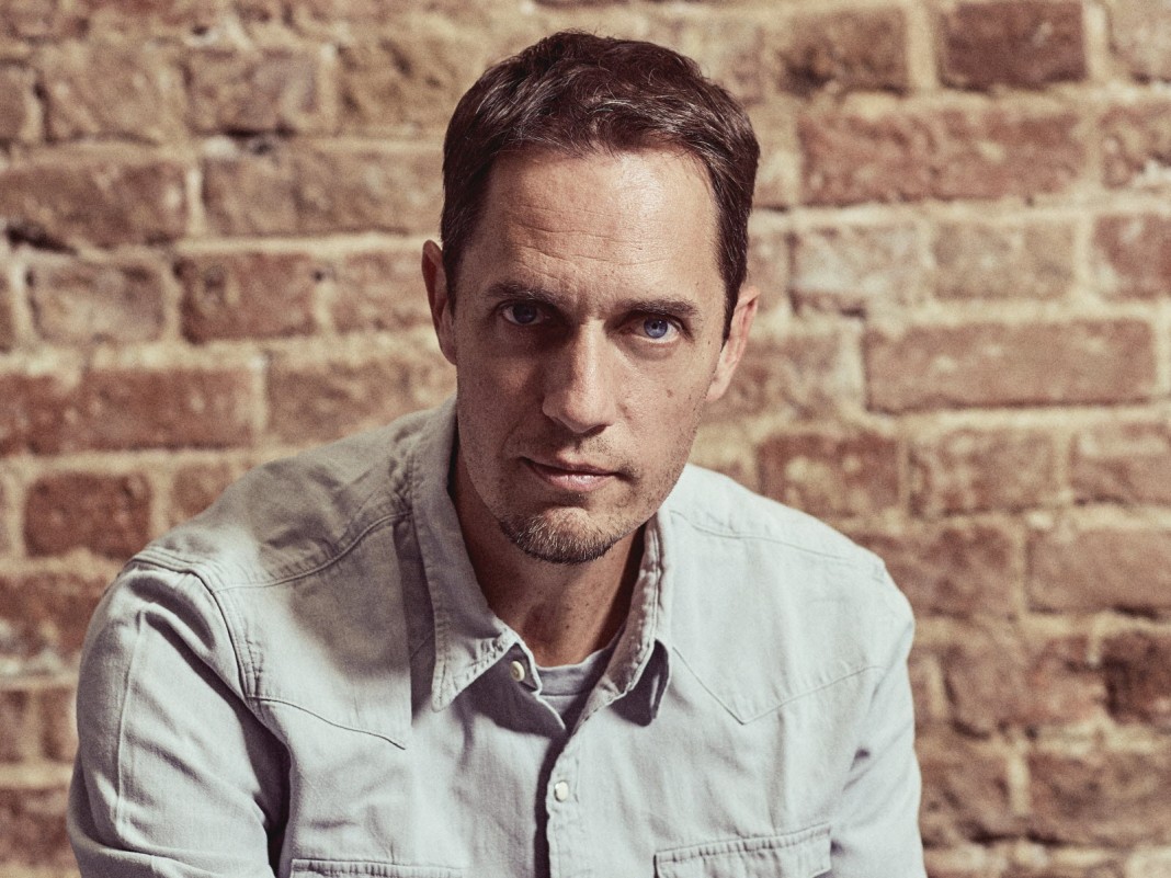 Fabien Marsaud, dit Grand Corps Malade, né le 31 juillet 1977 au Blanc-Mesnil, est un slameur, poète, auteur-compositeur-interprète et réalisateur français