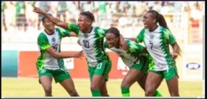 Des joueuses de foot du Nigéria célèbrent leur réalisation