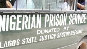 Nigeria: 300 détenus dont 60 jihadistes s'évadent après une attaque présumée de Boko Haram