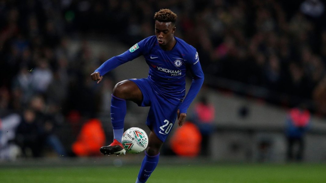 Callum Hudson-Odoi avec le maillot de Chelsea