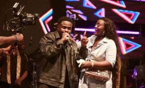 Eunice Zunon huée au concert de Didi B