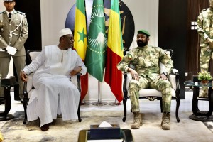 Le président sénégalais Macky Sall et le Président de la Transition malienne, le Colonel Assimi GOÃTA. 15 août 2022.
