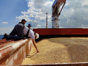 Ukraine: l’acheteur du premier cargo de céréales ukrainiennes refuse la marchandise