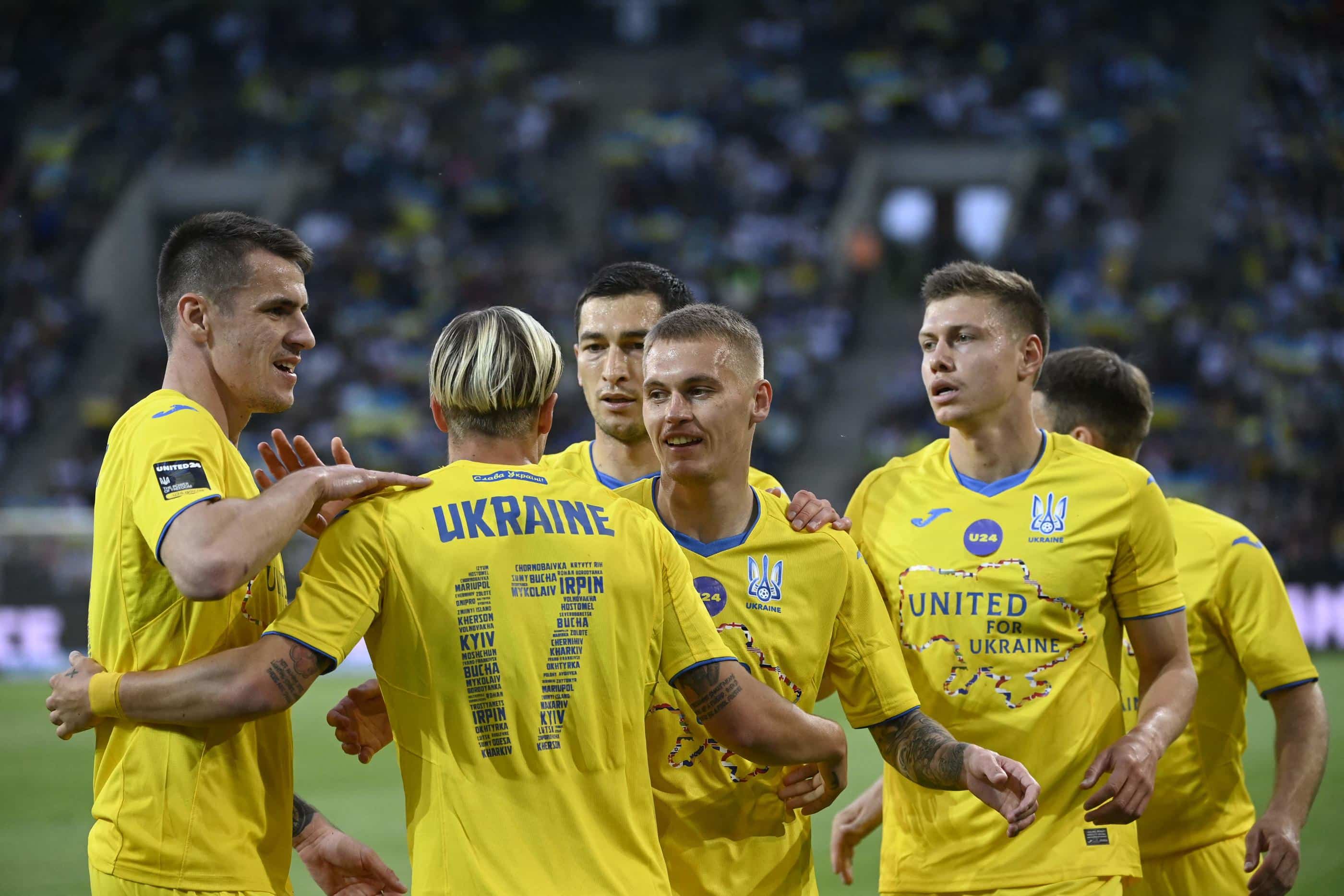 des footballeurs ukrainiens lors d'un match de football