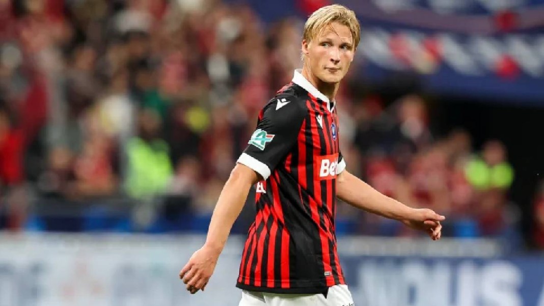Kasper Dolberg avec le maillot de Nice