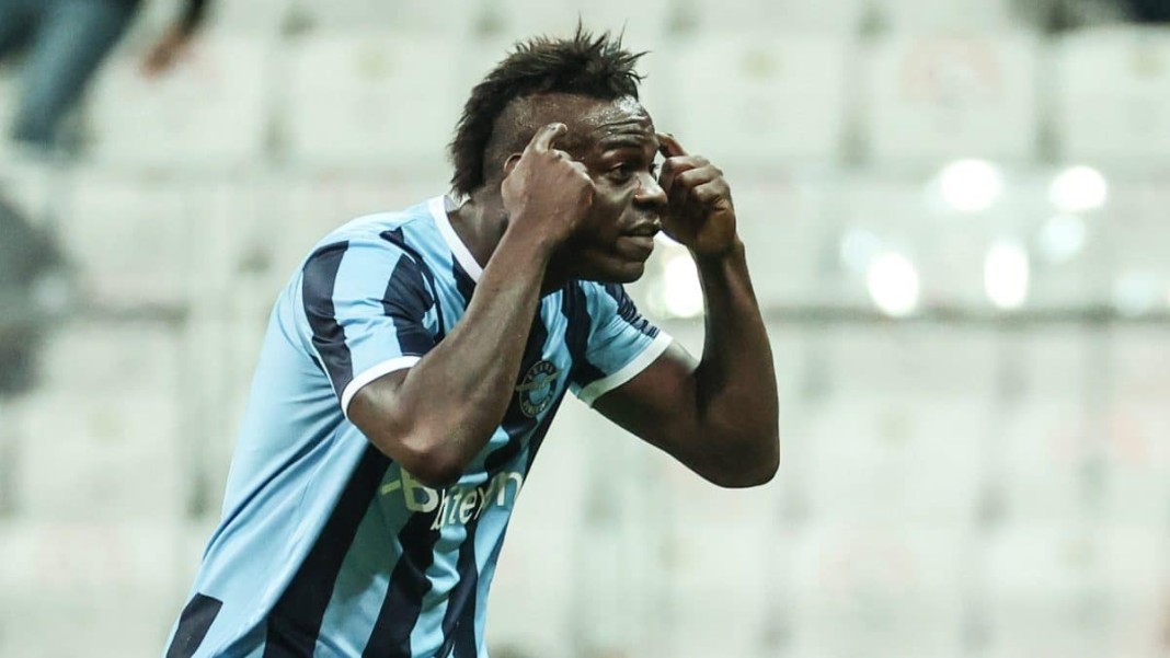 Mario Balotelli avec le maillot de Adana Demisport