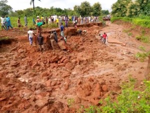Effondrement d'un pont sur l'axe Nikki-Pèrèrè, Ã  hauteur de Kassakpéré