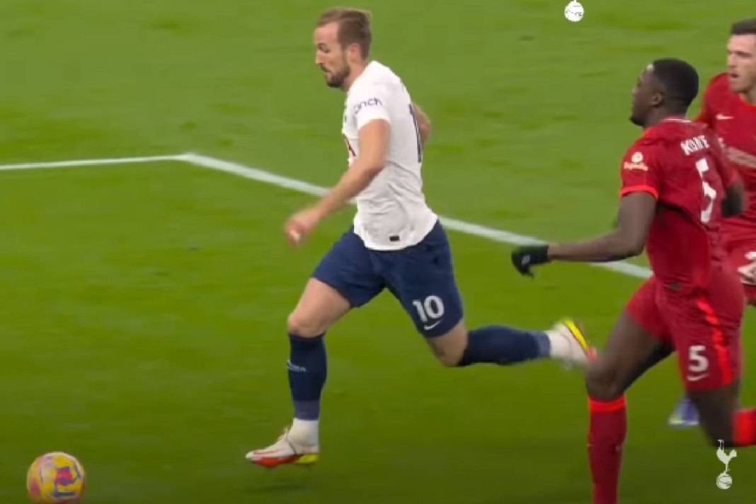 Harry Kane lors d'un match contre Liverpool en Premier League