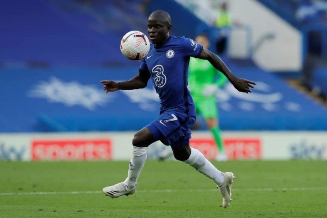 N'golo Kanté avec le maillot de Chelsea
