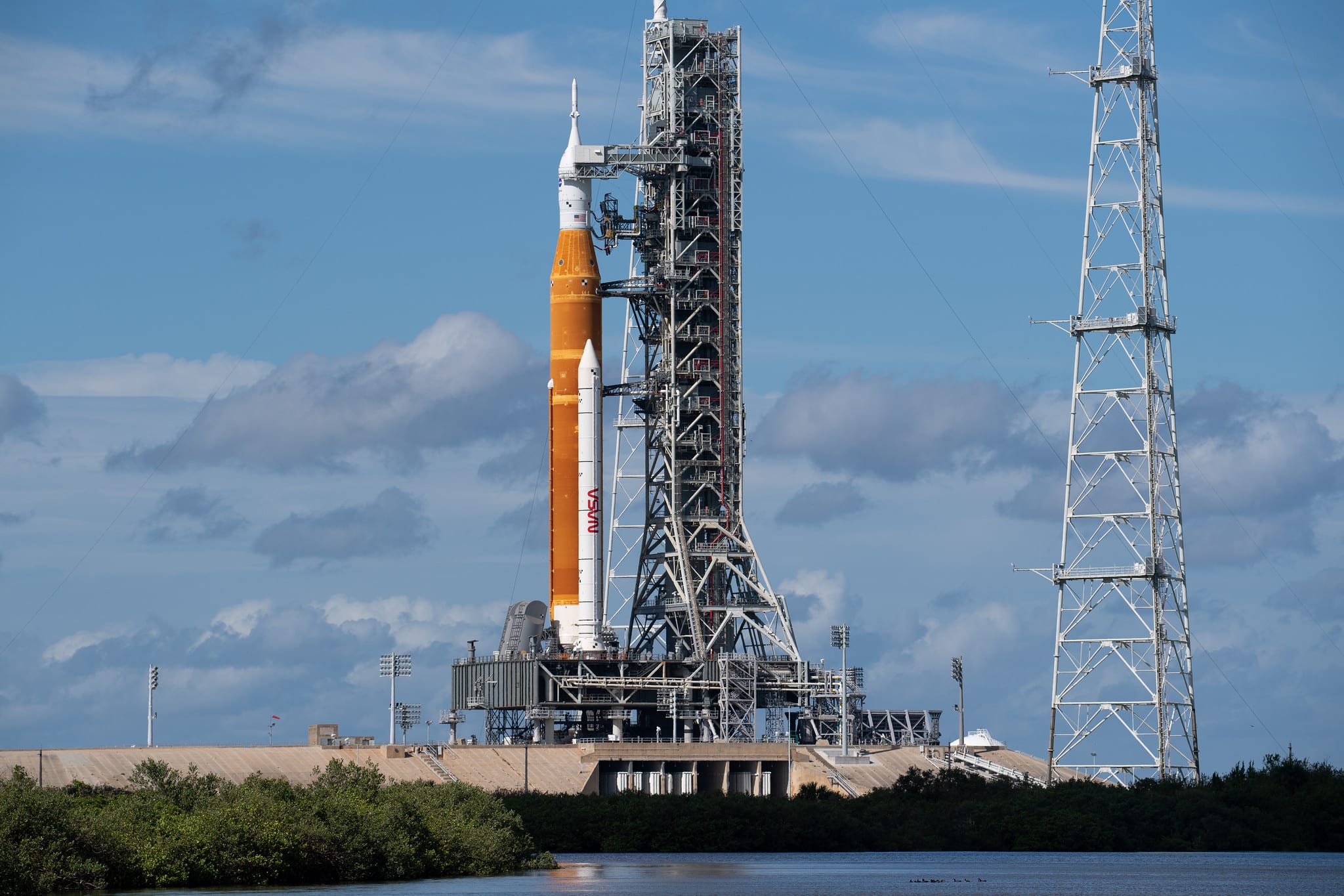 Ce mercredi 16 novembre, la méga-fusée SLS de la NASA a réussi son décollage en direction de la Lune