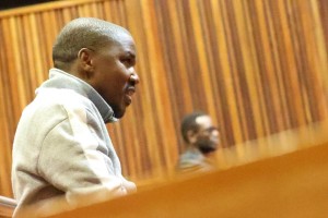 Nkosinathi Phakathi lors d'une précédente comparution devant le tribunal correctionnel de Palm Ridge Ã  Ekurhuleni. Image : Antonio Muchave