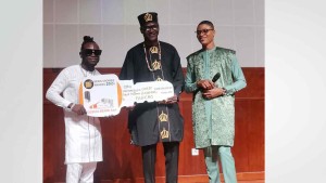 Bénin Showbiz Awards 2022: Fanicko distingué "artiste de l'année" BSA d'or