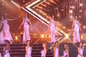 Miss France 2023 cette candidate glisse et chute de façon ridicule @ Yahoo