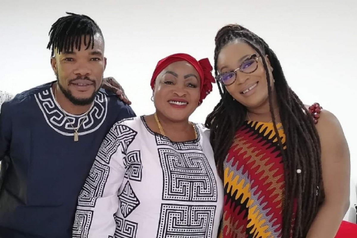 Serey Die rend hommage à deux femmes