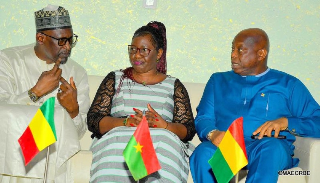 Rencontre entre les chefs de la diplomatie du Mali, de la Guinée et du Burkina, Ã  Ouagadougou
