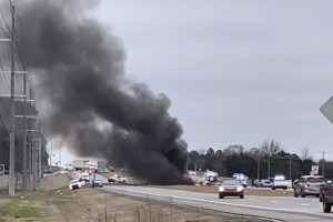 Un hélicoptère militaire américain Black Hawk s'est écrasé mercredi en Alabama, dans le sud des Etats-Unis. Les deux occupants Ã  bord sont décédés, ont indiqué les autorités locales.
