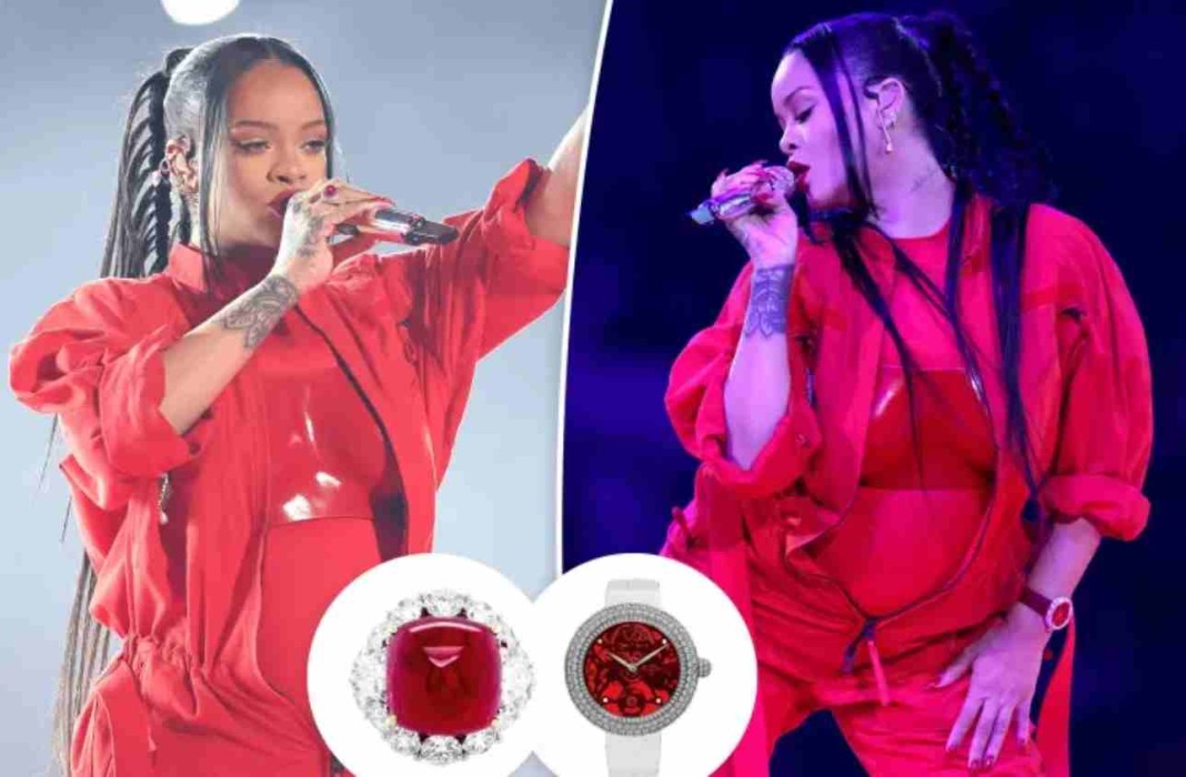 Montre rouge de Rihanna au super bowl