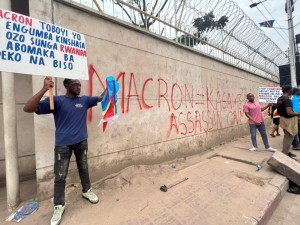 L'ambassade de France Ã  Kinshasa taguée avant la venue d'Emmanuel Macron en RDC