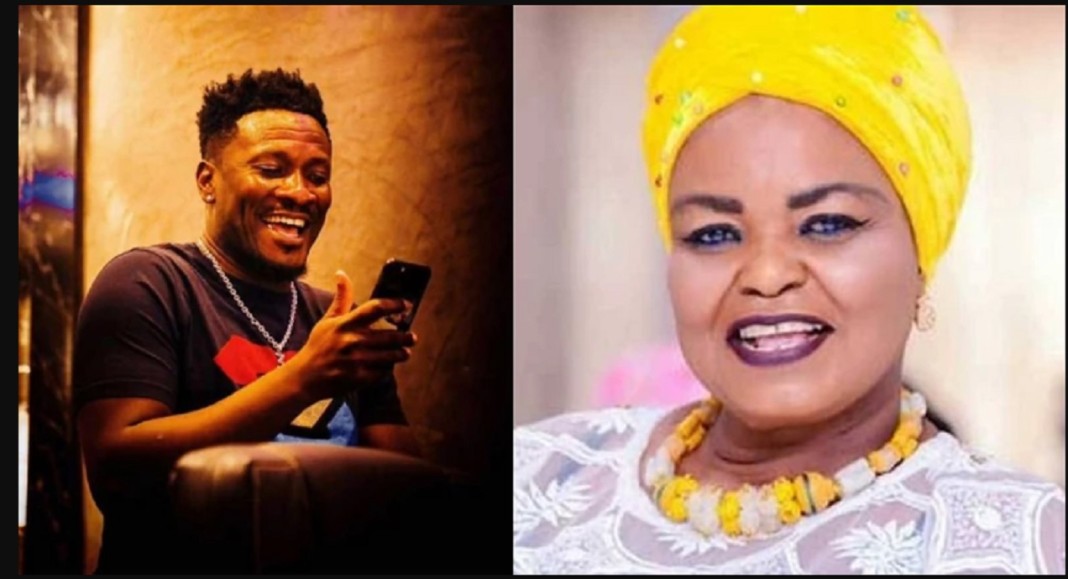 J'ai un sérieux béguin pour Asamoah Gyan - Aunty Bee d'Efiewura (Vidéo)