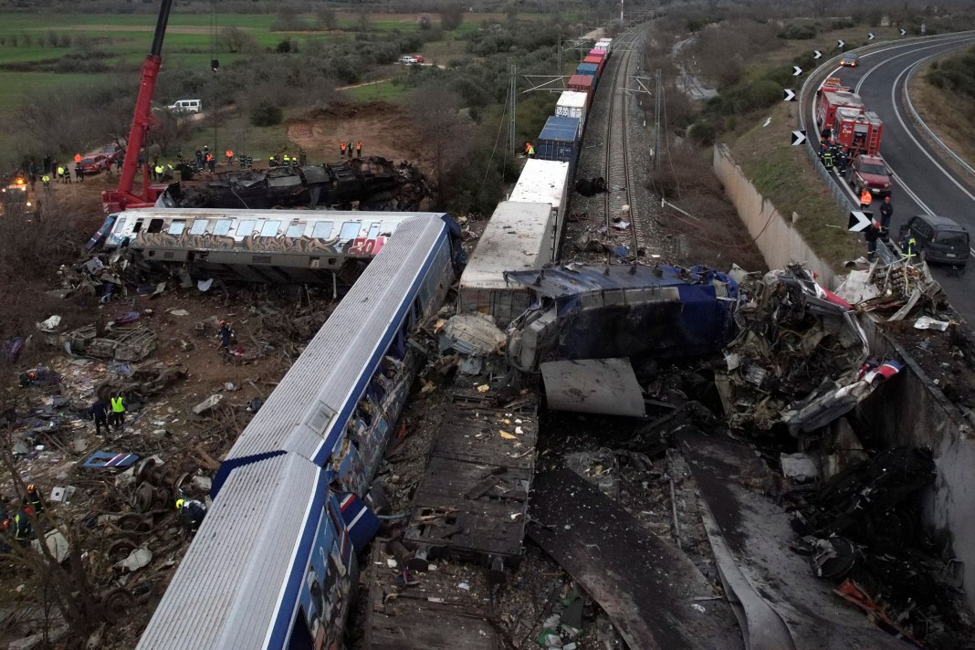 Grèce: au moins 32 morts et 85 blessés dans une violente collision frontale entre deux trains