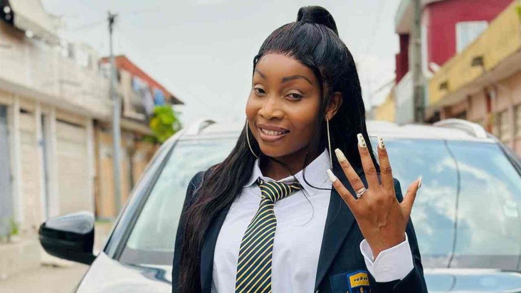 La chanteuse ivoirienne Vitale retrouve le chemin de l'école