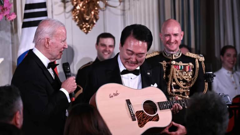 USA: en visite de travail, le président sud-coréen dévoile ses talents de chanteur (vidéo) USA: en visite de travail, le président sud-coréen dévoile ses talents de chanteur (vidéo)