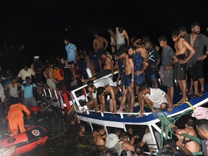 La cause du chavirement du bateau touristique survenu près de la plage de Thoovaltheeram Ã  Tanur, une ville côtière du district de Malappuram, dans l’État du Kerala, restait inconnue peu de temps après l’incident.