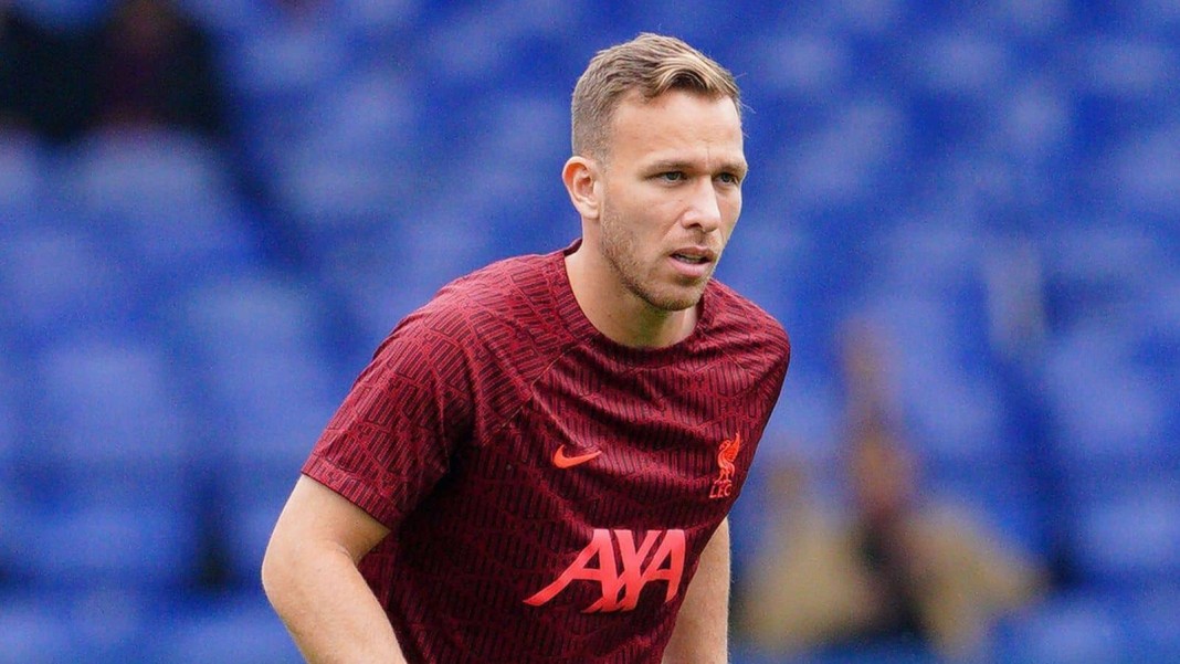 Le milieu de terrain brésilien Arthur Melo