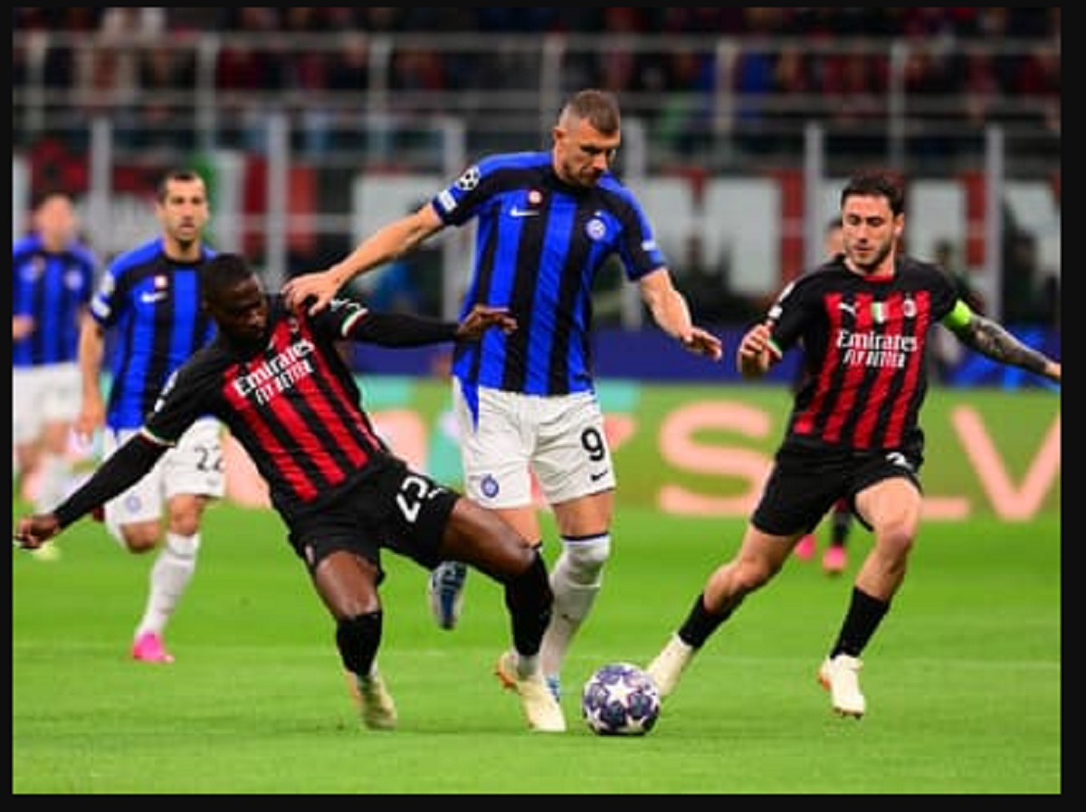 Edzin Dzeko lors de la demi-finale de la Ligue des champions face à l'AC Milan