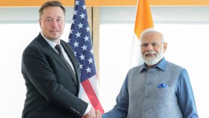 Le directeur général de Tesla Elon Musk et le Premier ministre indien Narendra Modi
