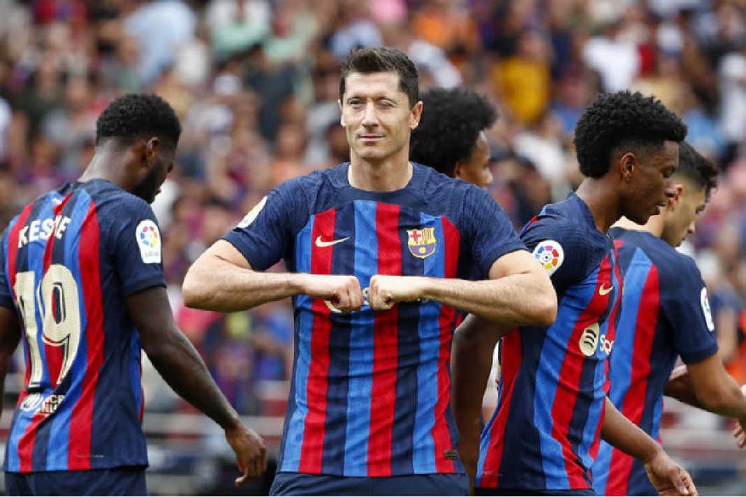 Les joueurs du FC Barcelone célèbrent un but en Liga