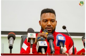 Stéphane Sessegnon en conférence de presse avant Bénin-Sénégal, en 5è journée des éliminatoires de la CAN 2023