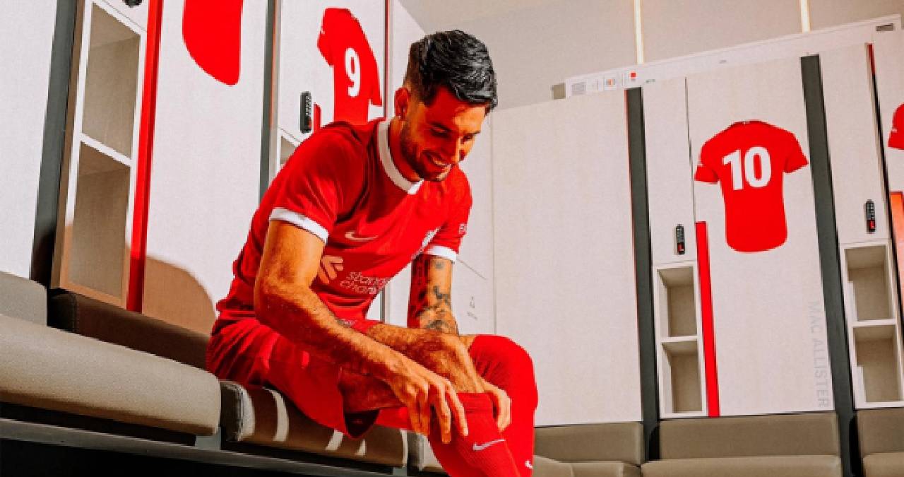 Dominik Szoboszlai avec le maillot de Liverpool