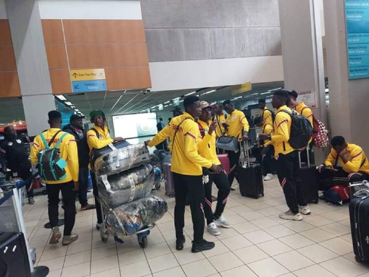 Les Guépards juniors bien installés a la Nouvelle Pergola Hôtel.