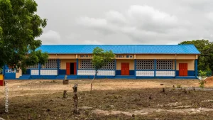 La Fondation Moov Africa Bénin fait don de module de classes et kits scolaires Ã  l'EPP Otcha de Dassa