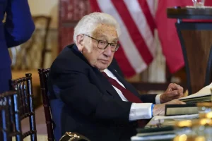 Henry Kissinger, diplomate controversé qui a façonné les affaires mondiales