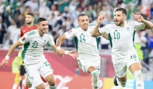Des joueurs algériens célèbrent leur but