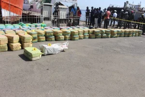 Un patrouilleur de la marine «a saisi près de 3 tonnes de cocaÃ¯ne pure Ã  bord d’un navire intercepté Ã  150 km au large» de Dakar, a annoncé la marine sur X (anciennement Twitter)
