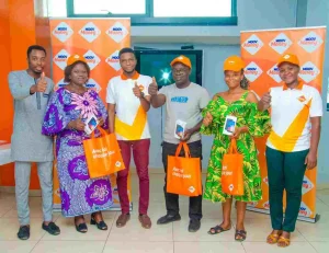 Au Bénin, Moov Money distribue 450 téléphones avec deux mois de forfaits illimités Ã  ses clients