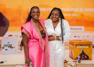 Halima Gadji et son sosie , la Béninoise Samira Adimi
