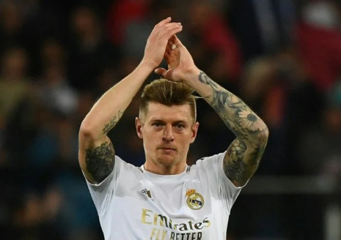 Le milieu de terrain allemand du Real Madrid Toni Kroos