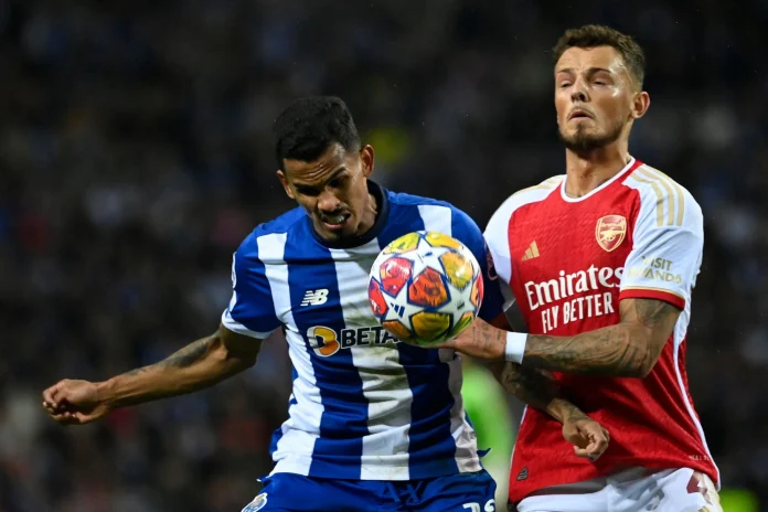 Des joueurs de Porto et d'Arsenal