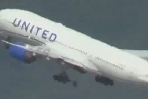 Après avoir perdu une roue pendant son décollage, un Boeing 777 atterrit en urgence aux États-Unis