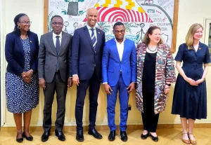 L'Honorable Ahmed HUSSEN, Ministre du Développement International du Canada et le Ministre de la Santé béninois, le Professeur Benjamin HOUNKPATIN