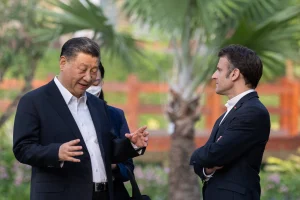 Emmanuel Macron et Xi Jinping en Chine, en avril 2023 Crédit : Jacques WITT / POOL / AFP